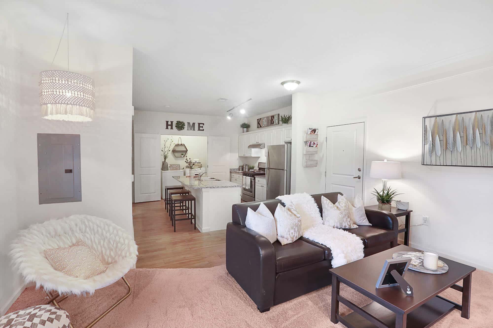 greene crossing off campus apartments near the university of south carolina fully furnished studio 1 2 3 and 4 bedroom apartments living room to open kitchen